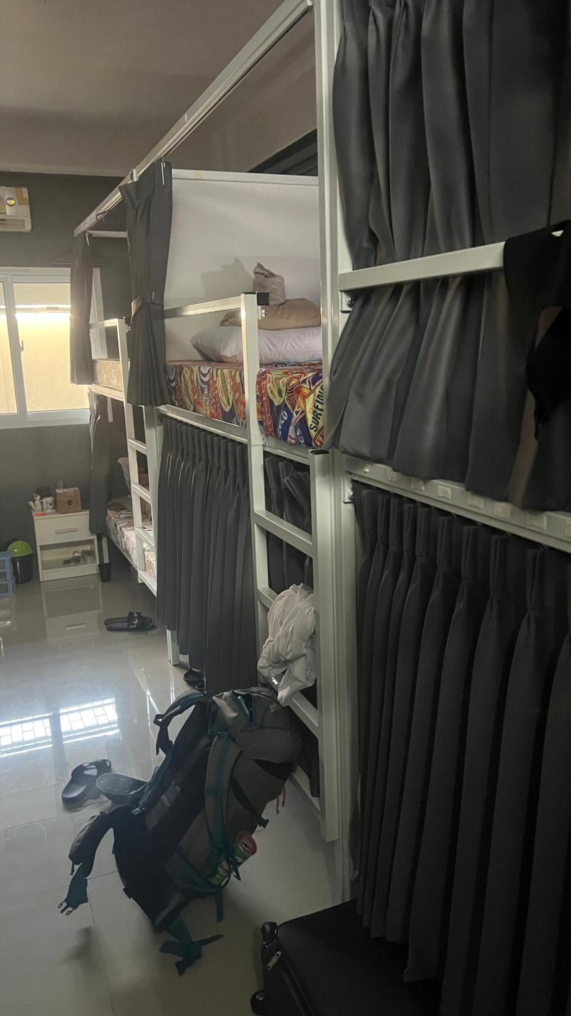 W District Hostel Bangkok Eksteriør billede