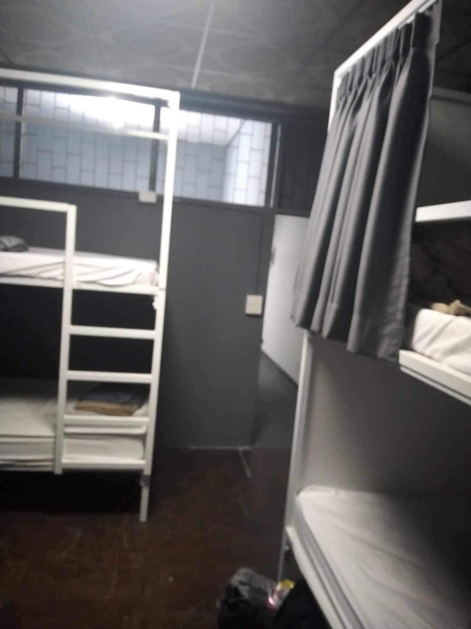W District Hostel Bangkok Eksteriør billede