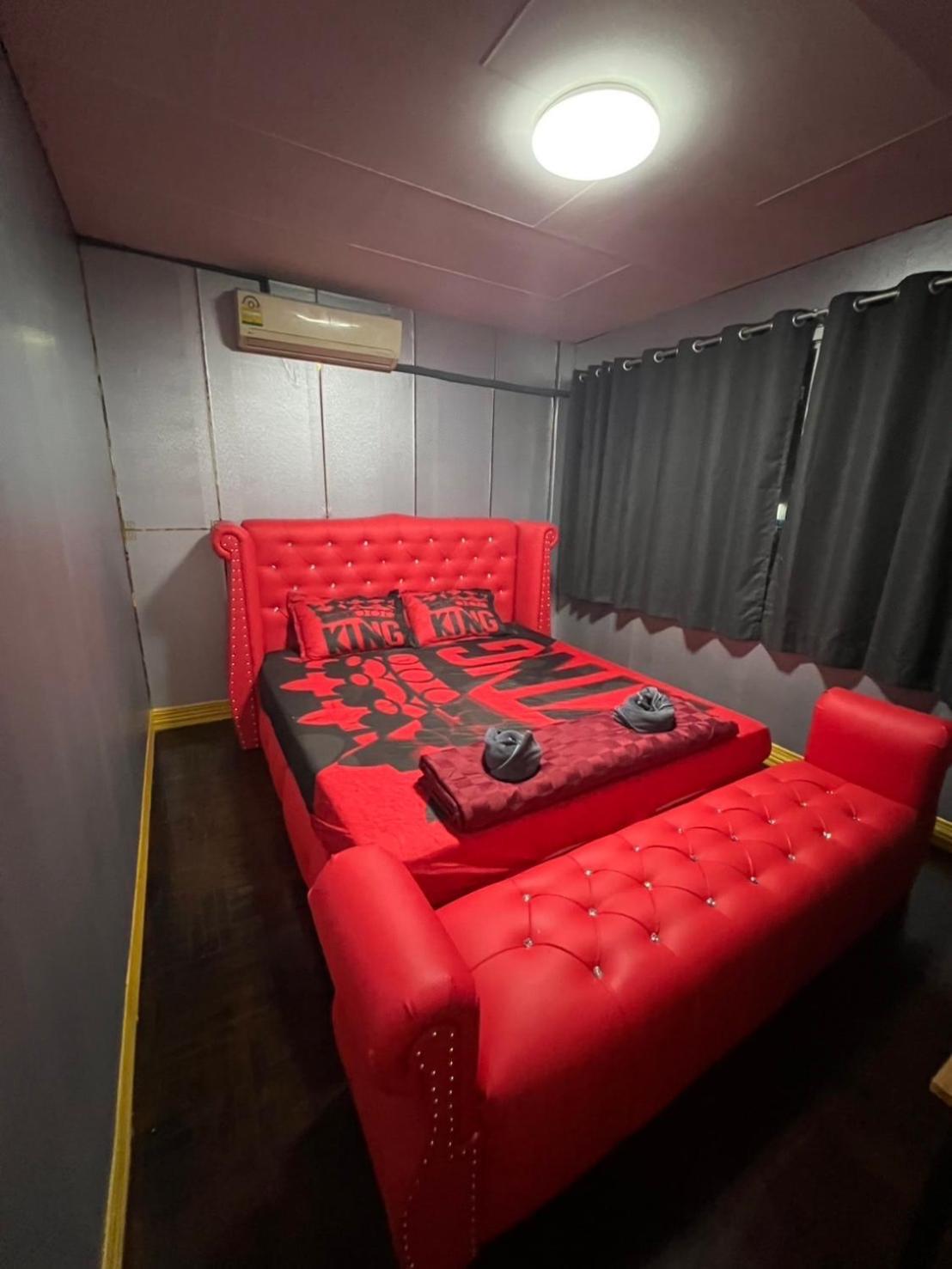 W District Hostel Bangkok Eksteriør billede